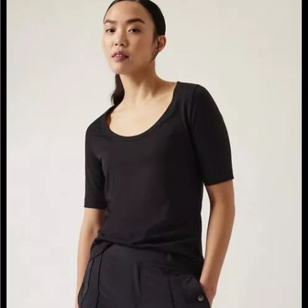 Athleta Outbound Scoop Tee, T-shirt Top Black, Size XS